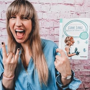 Speaker - Julia Scharnowski